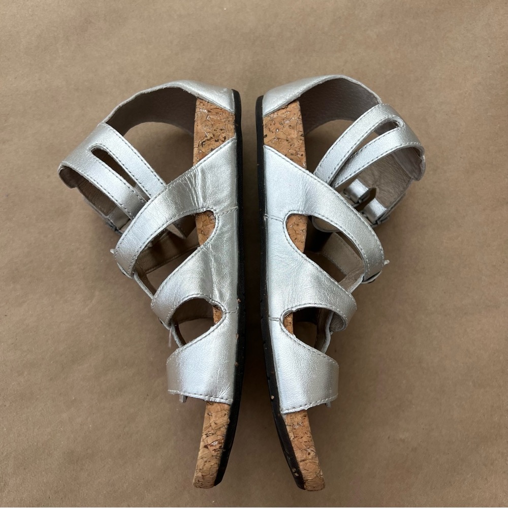 Uggs Silver Sandals Go Around Ankle Leather Size 7 - Picture 3 of 9